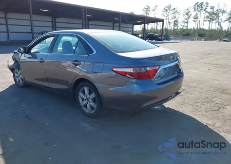 2015 Toyota Camry Le z USA, uszkodzony, nr VIN 4T4BF1FK4FR494856